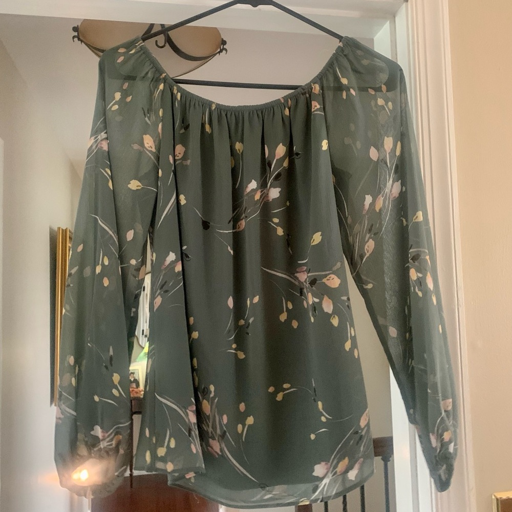 White House Black Market green floral blouse XS